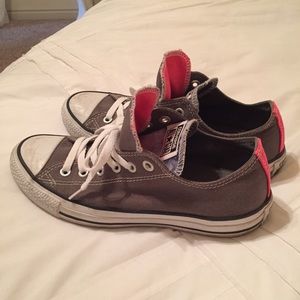 Grey/Pink Converse